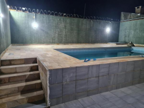 Casa com piscina e vaga 4 carros